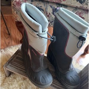 Columbia Boots size 5